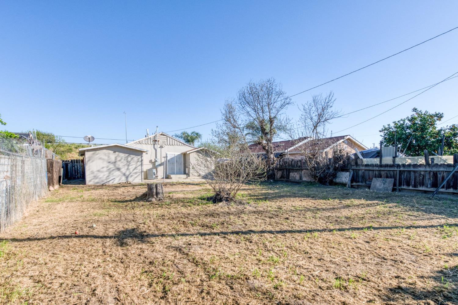 4728 E Harvey Ave, Fresno, CA 93702