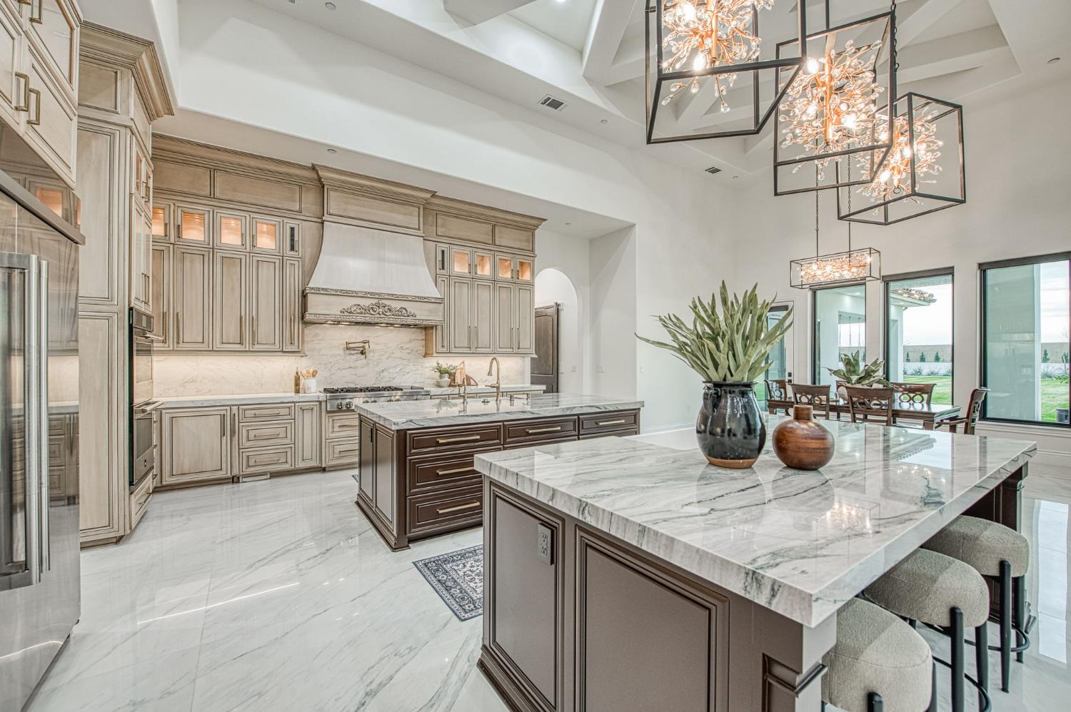 3729 E Queens Ct, Clovis, CA 93619