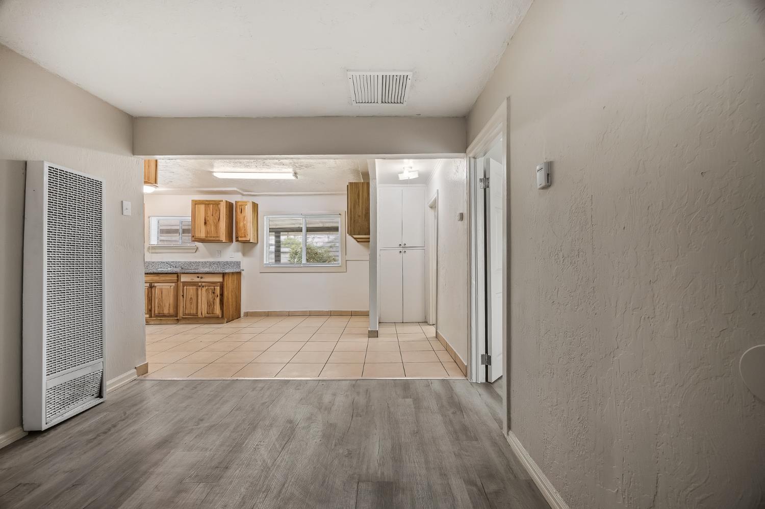 3864 E Lyell Ave, Fresno, CA 93702