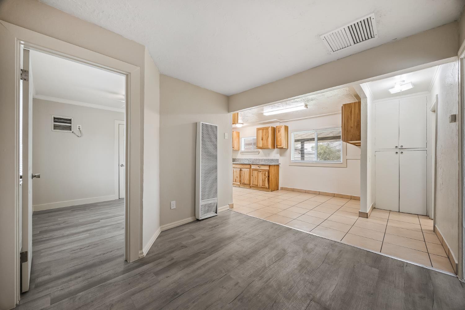 3864 E Lyell Ave, Fresno, CA 93702