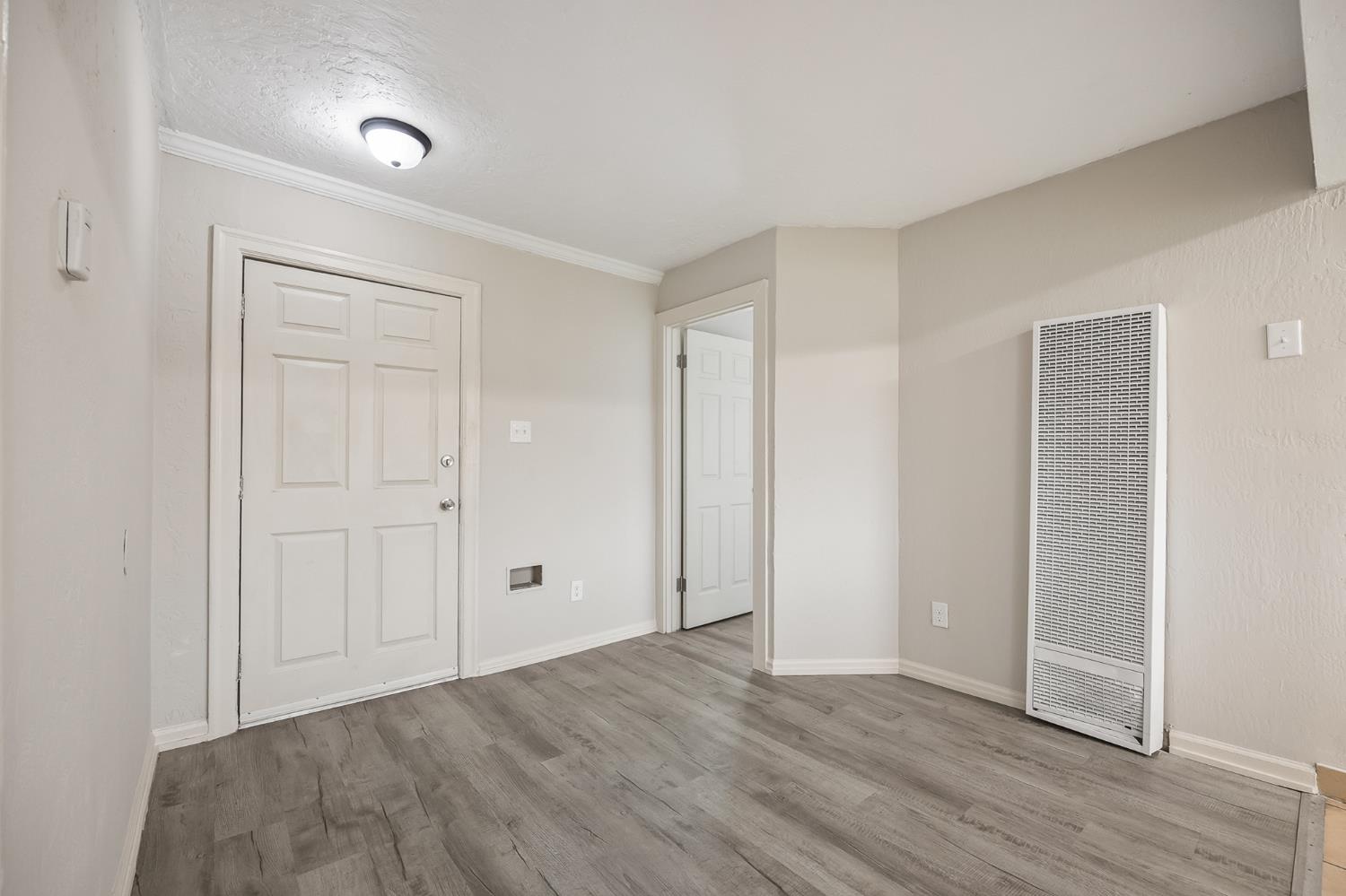 3864 E Lyell Ave, Fresno, CA 93702