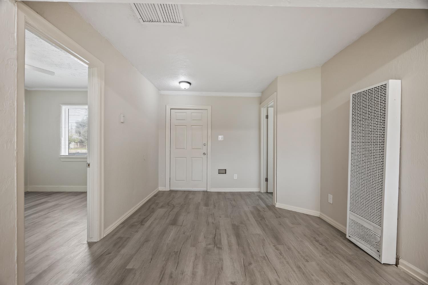 3864 E Lyell Ave, Fresno, CA 93702