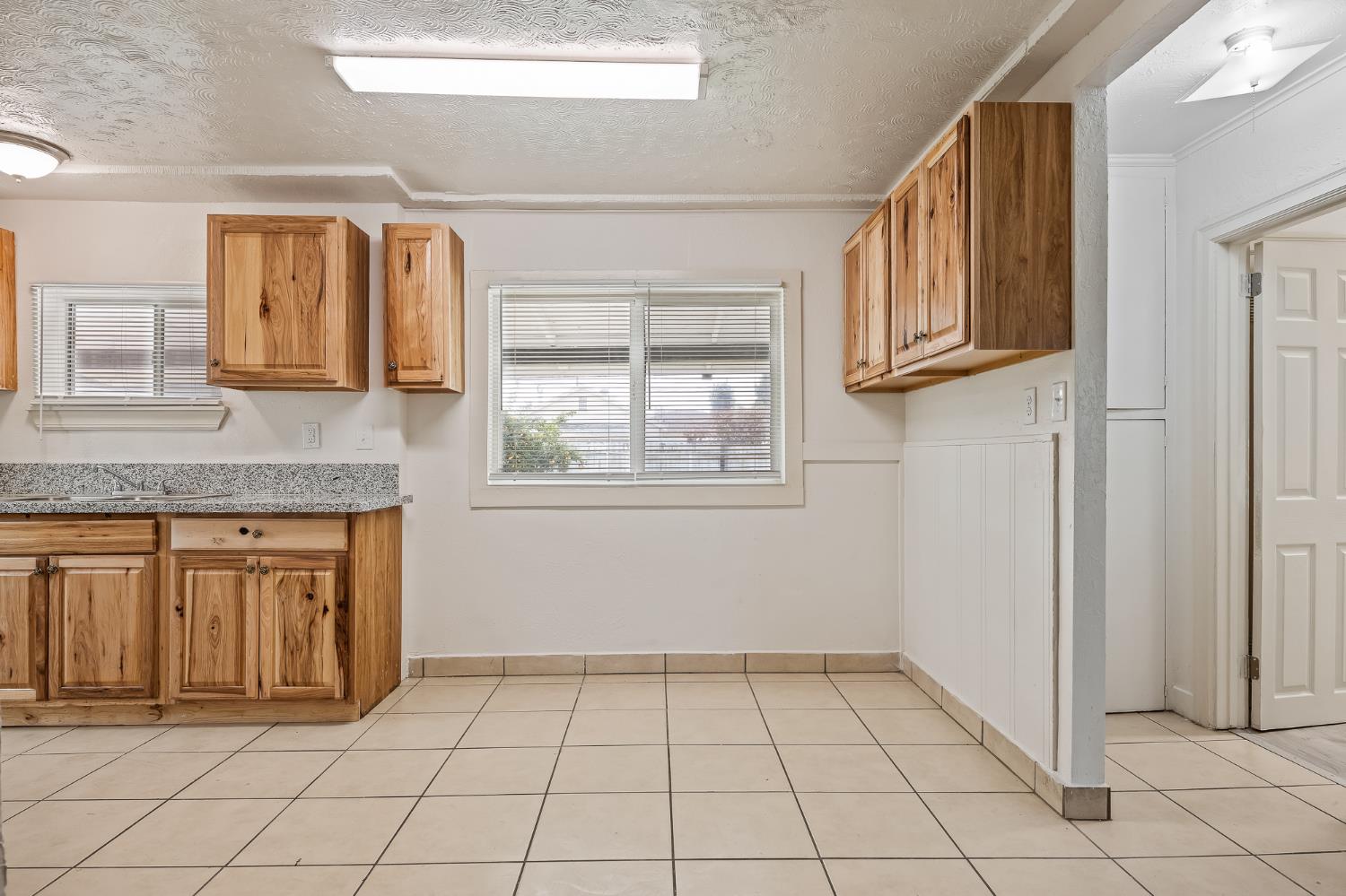 3864 E Lyell Ave, Fresno, CA 93702