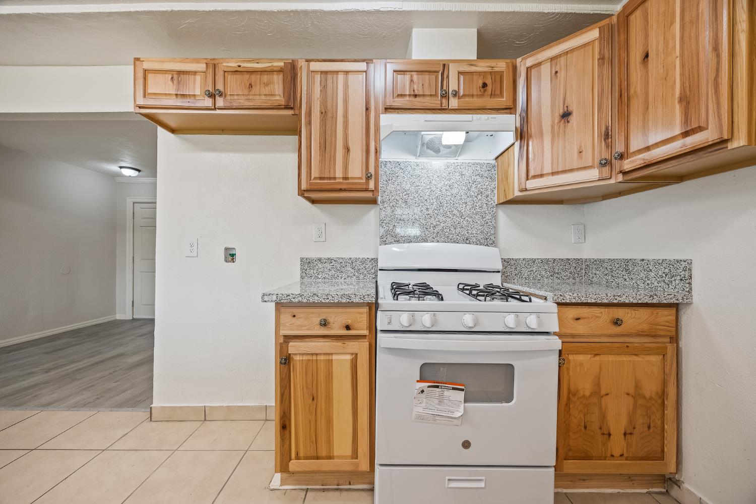 3864 E Lyell Ave, Fresno, CA 93702