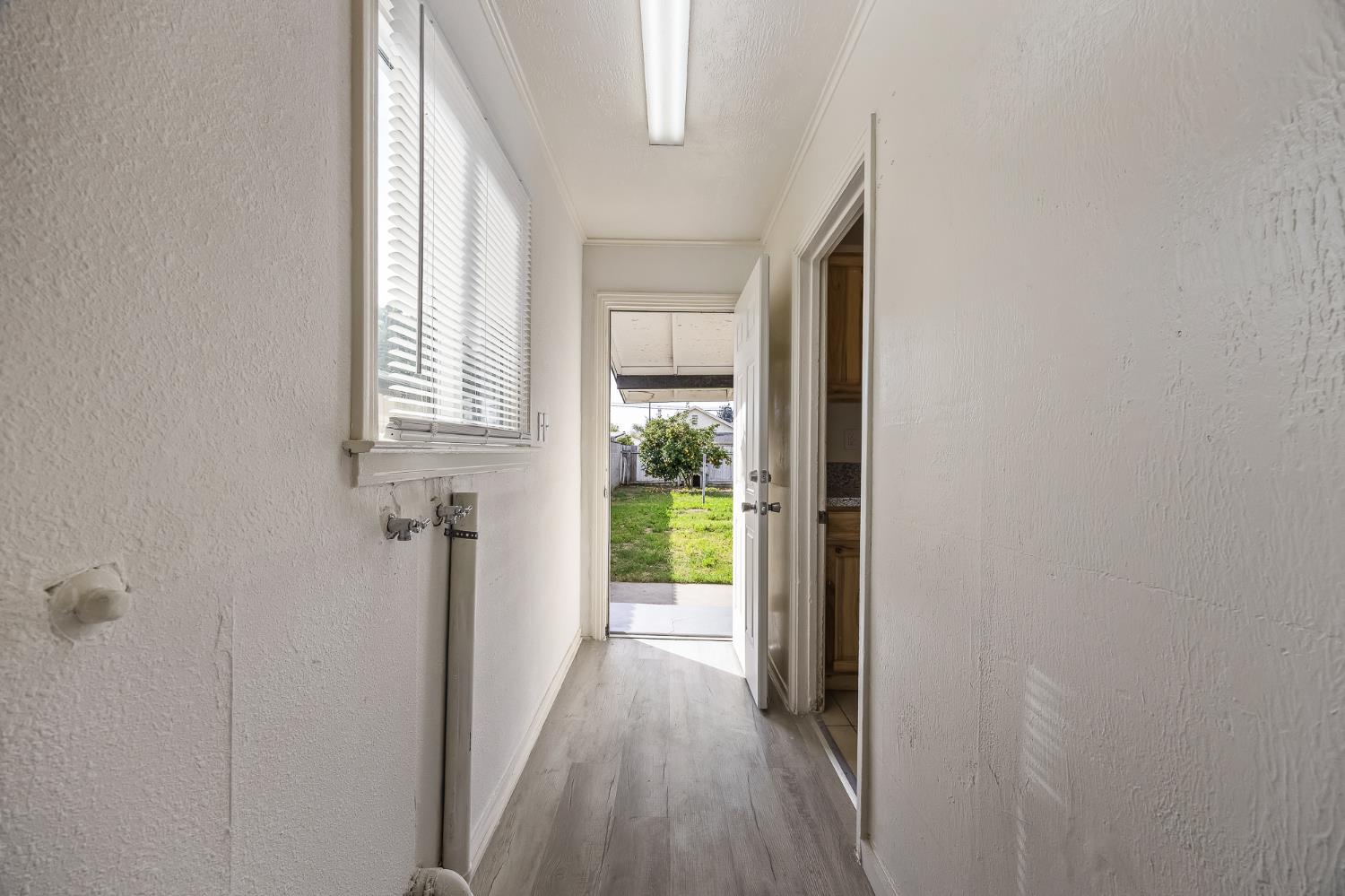 3864 E Lyell Ave, Fresno, CA 93702