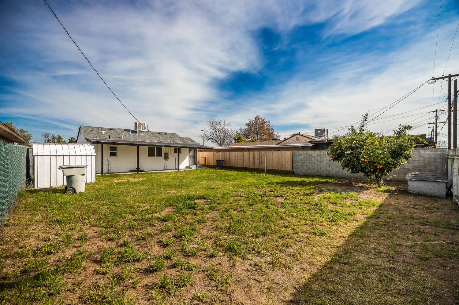 3864 E Lyell Ave, Fresno, CA 93702