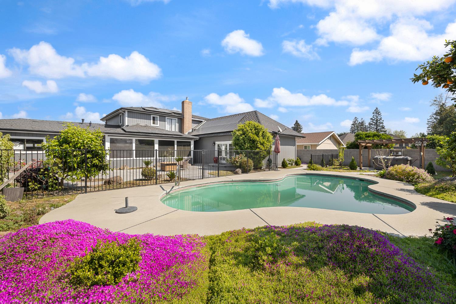 1233 Redwood, Selma, CA 93662