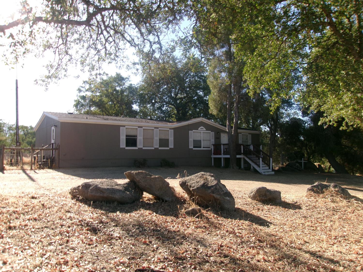 33831 Medford Rd, Auberry, CA 93602