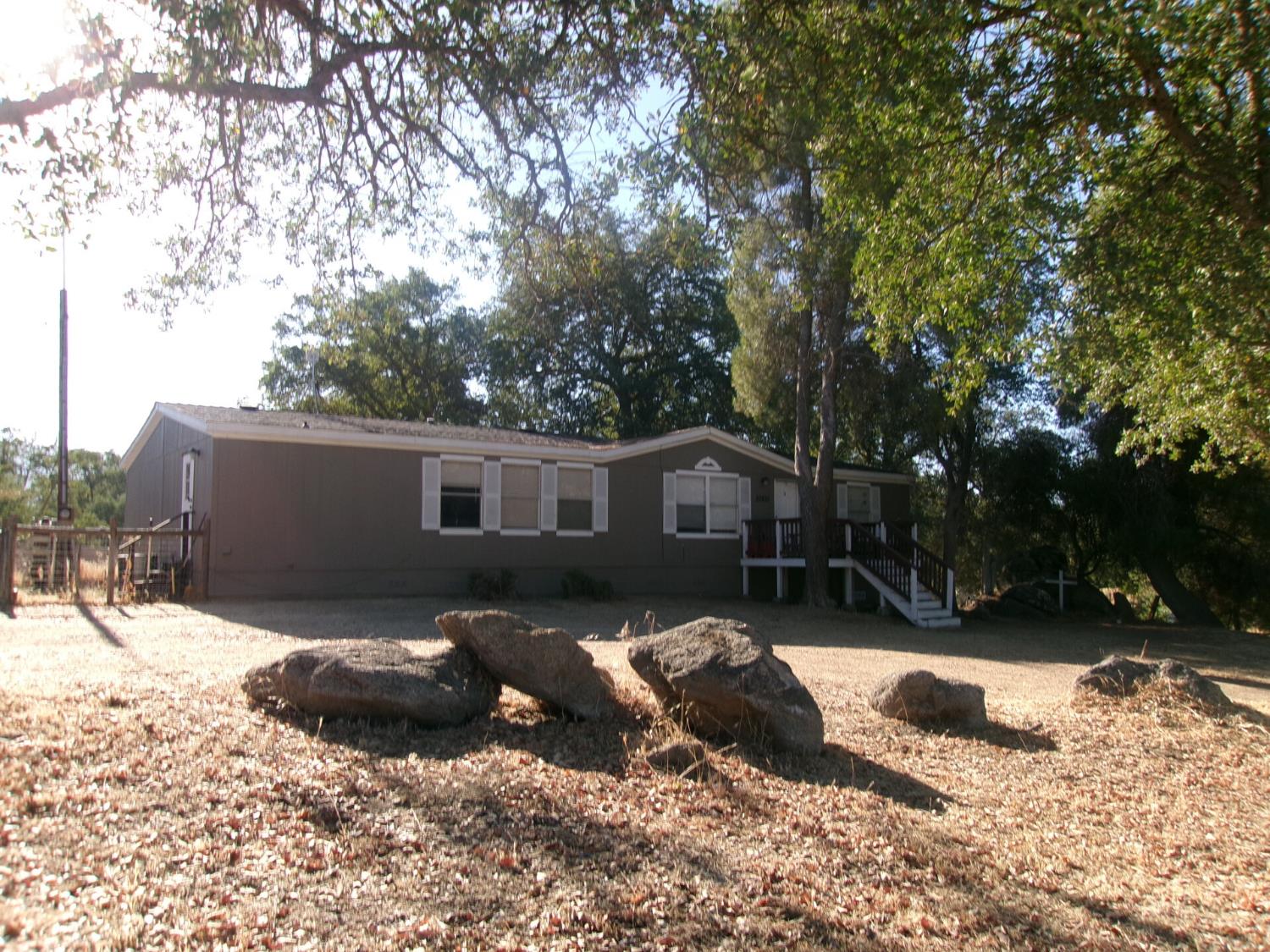 33831 Medford Rd, Auberry, CA 93602