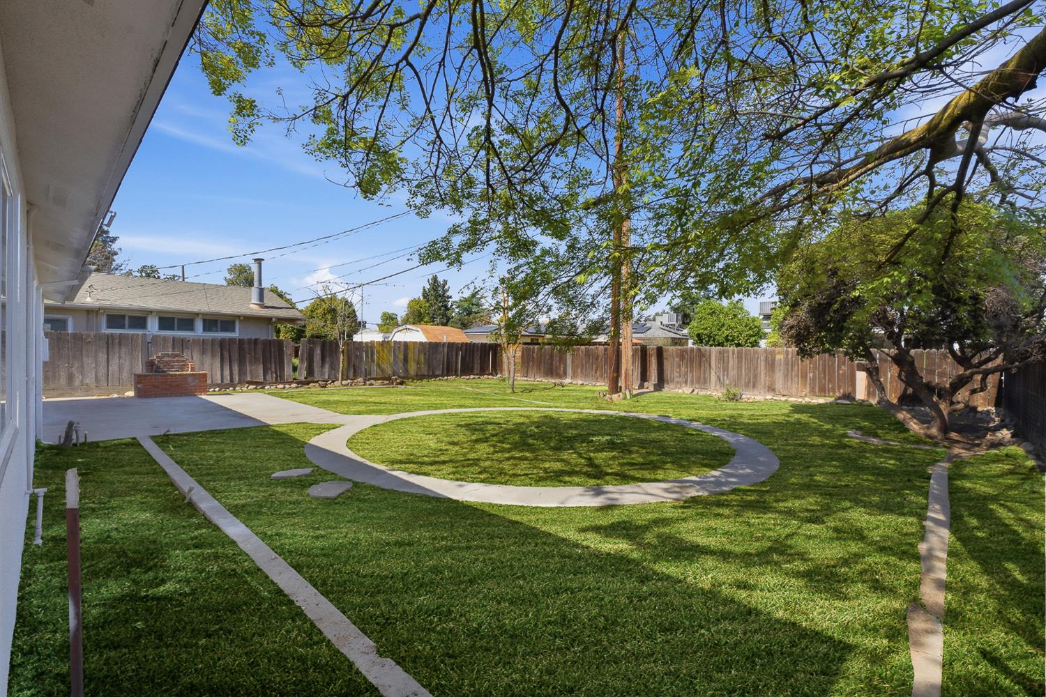 3915 E Holland Ave, Fresno, CA 93726