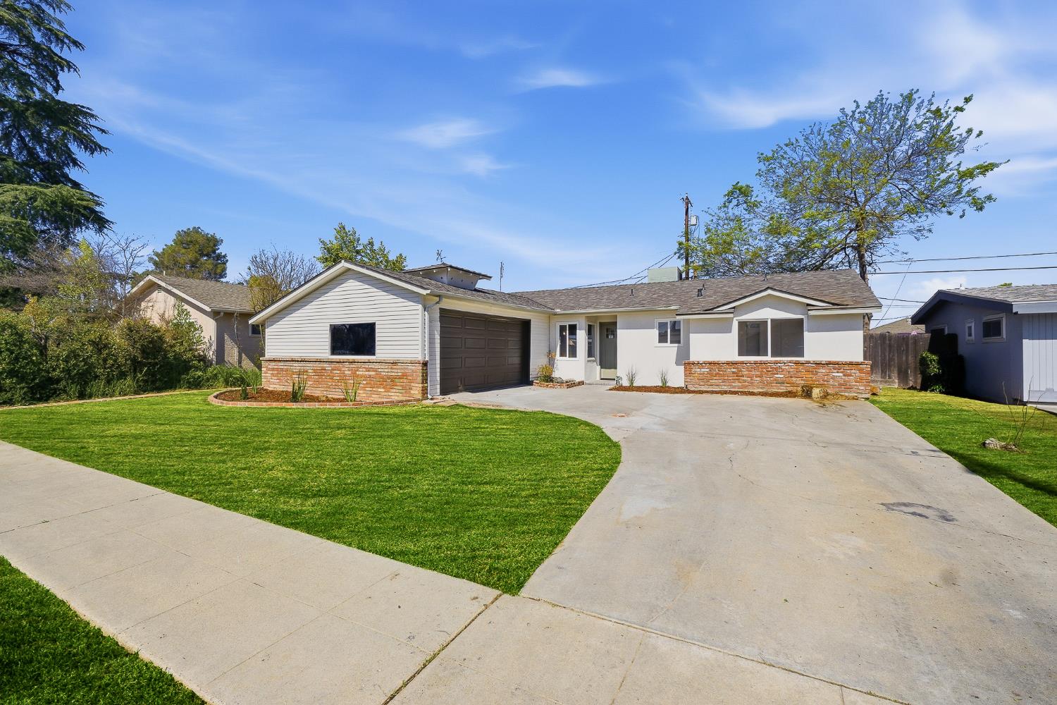3915 E Holland Ave, Fresno, CA 93726