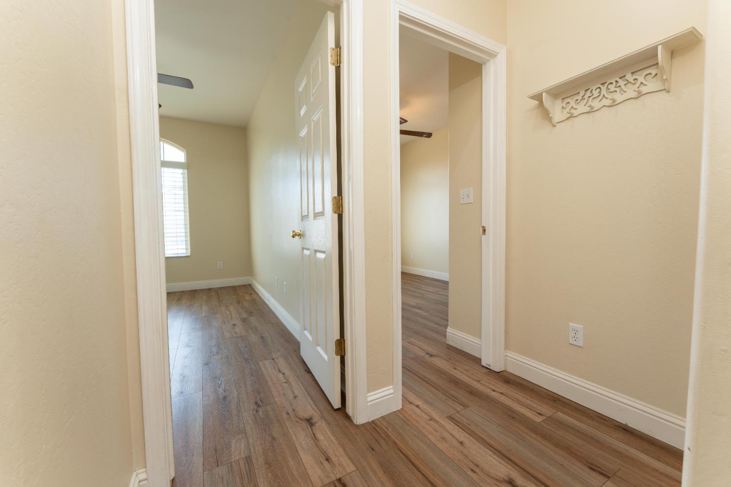 2945 S Arkle St, Visalia, CA 93292