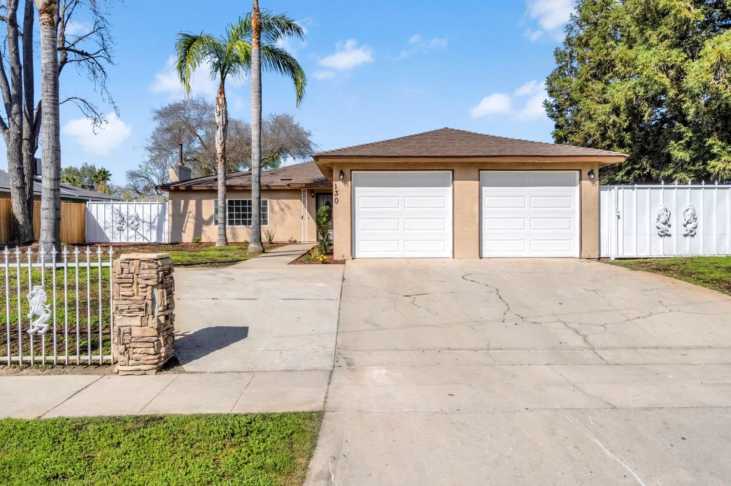 130 W Celeste Ave, Fresno, CA 93704