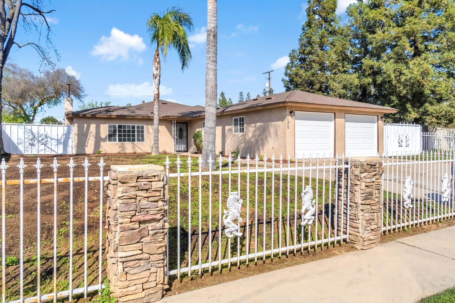 130 W Celeste Ave, Fresno, CA 93704