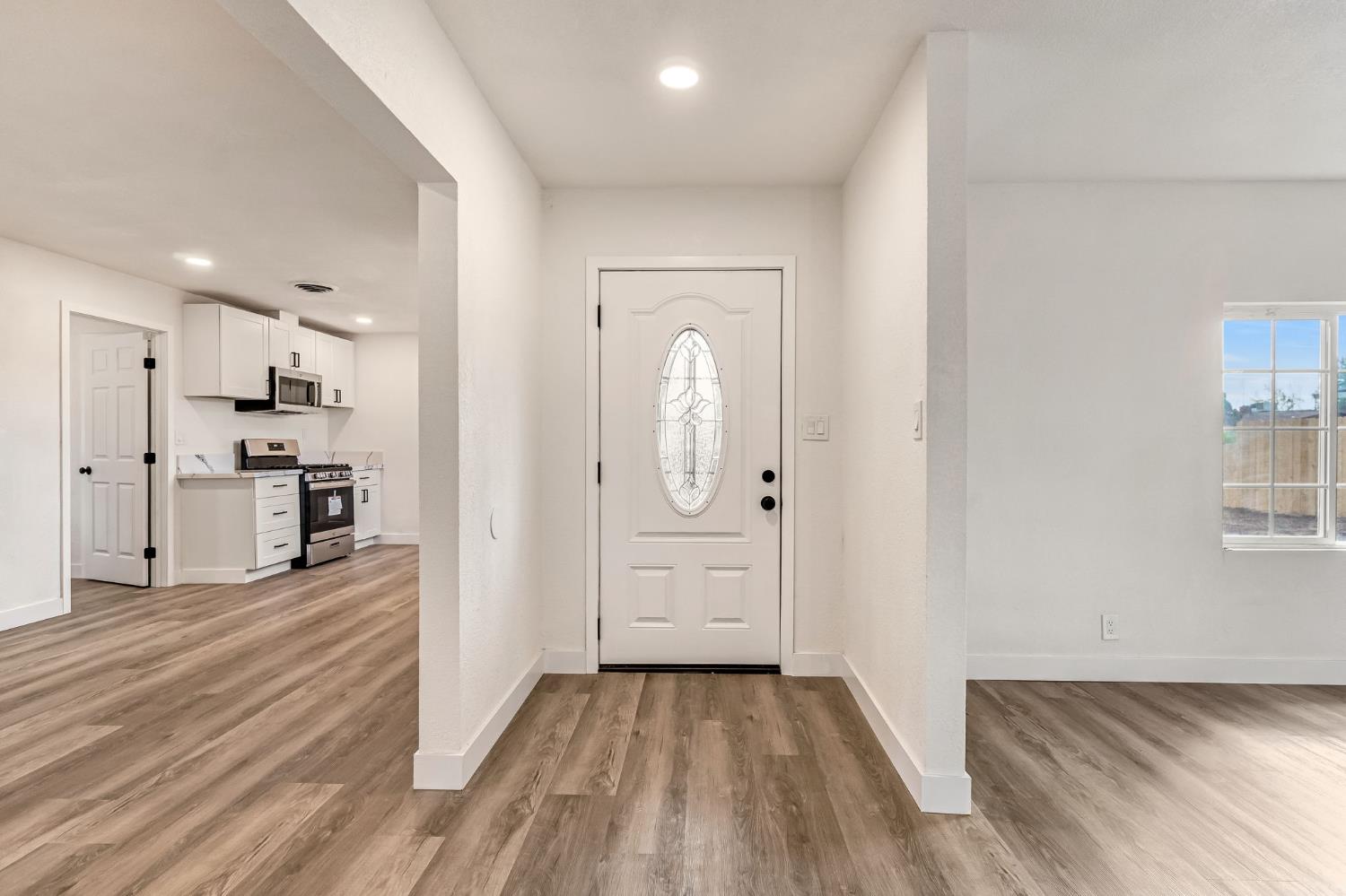 130 W Celeste Ave, Fresno, CA 93704