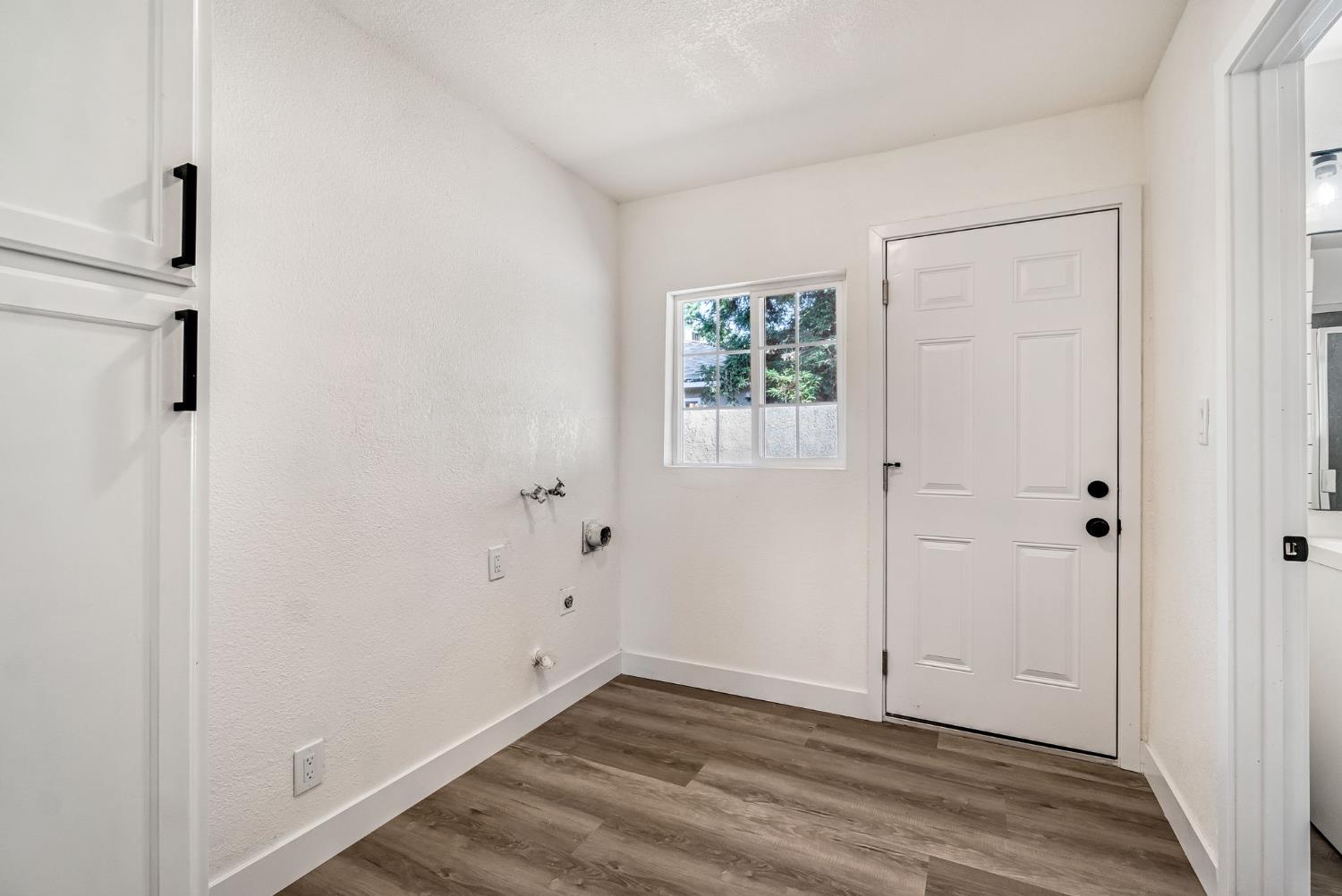 130 W Celeste Ave, Fresno, CA 93704