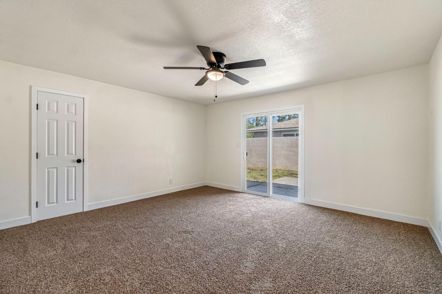 130 W Celeste Ave, Fresno, CA 93704