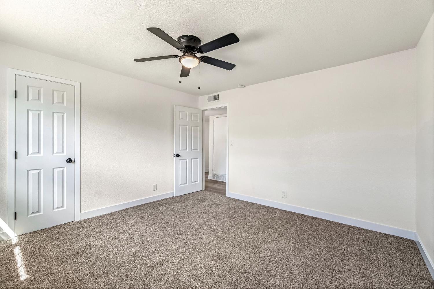 130 W Celeste Ave, Fresno, CA 93704