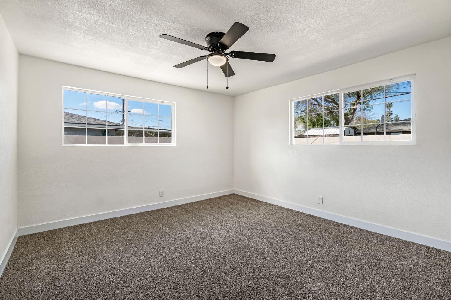 130 W Celeste Ave, Fresno, CA 93704