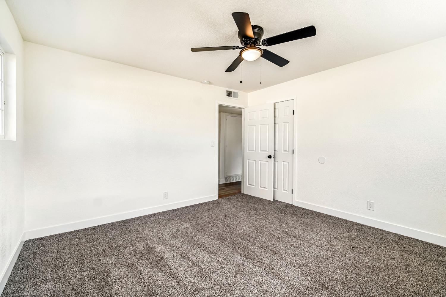 130 W Celeste Ave, Fresno, CA 93704