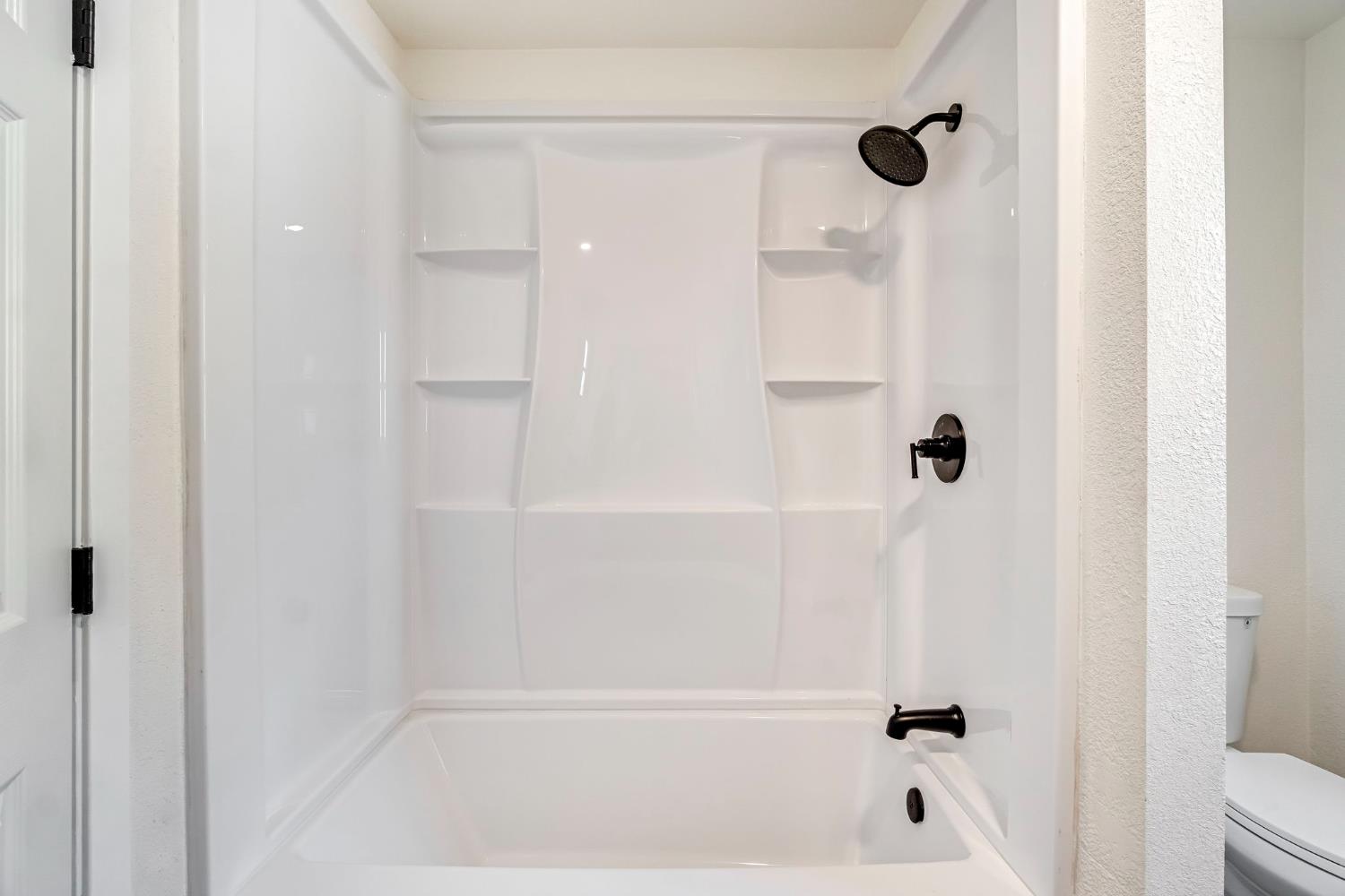 130 W Celeste Ave, Fresno, CA 93704