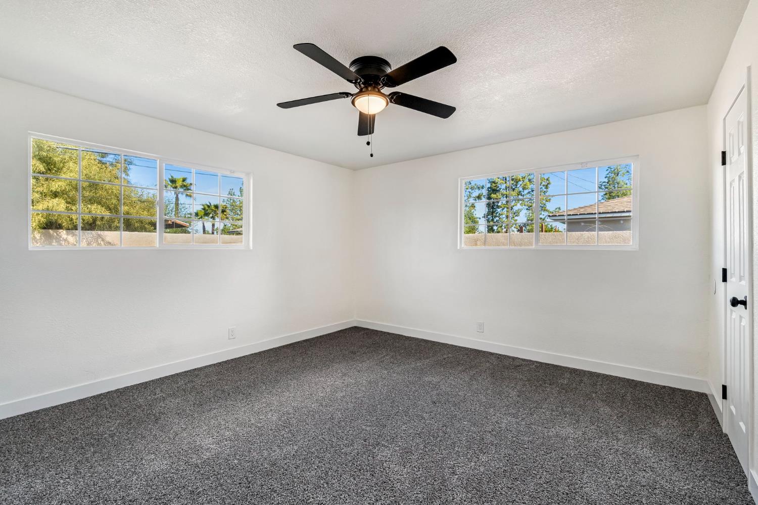 130 W Celeste Ave, Fresno, CA 93704