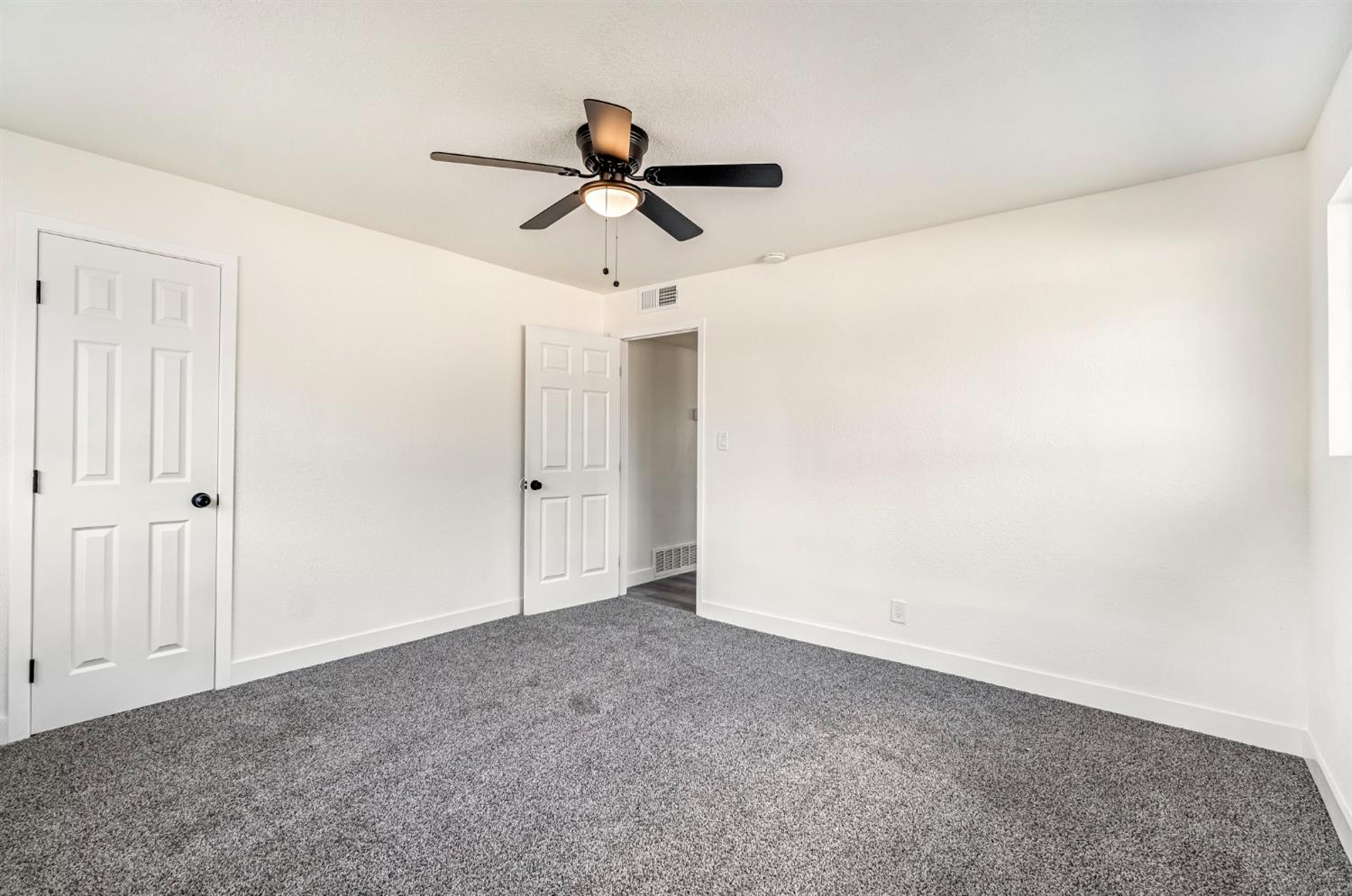 130 W Celeste Ave, Fresno, CA 93704