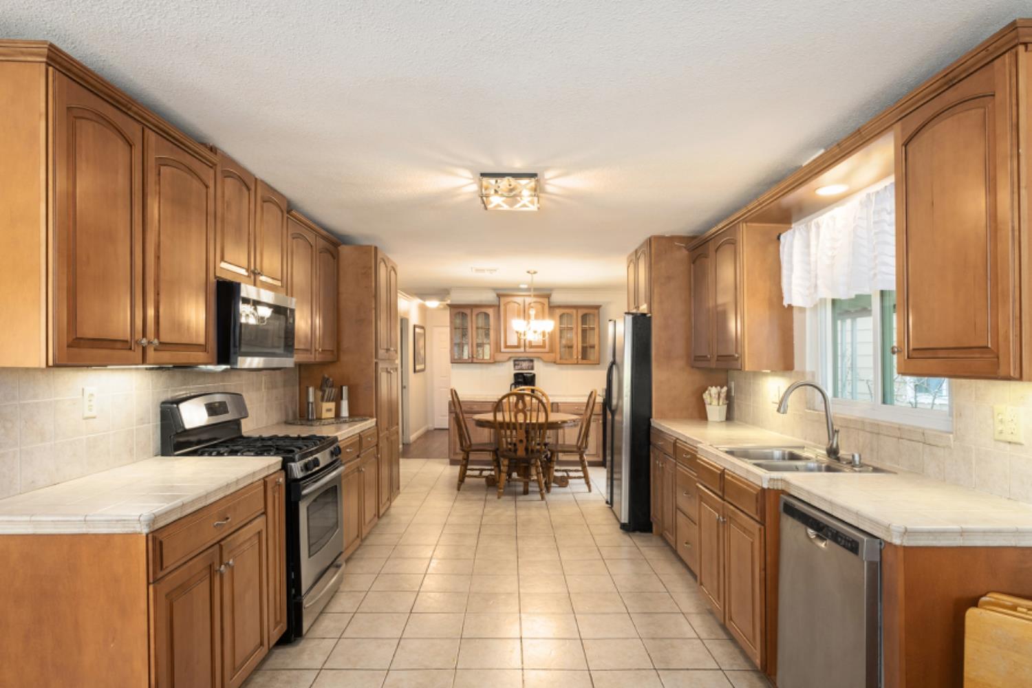 339 N Frankwood Ave #9, Sanger, CA 93657