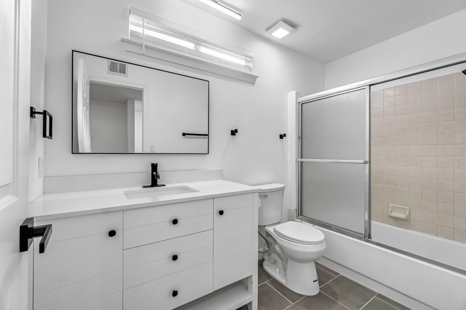 4121 W Michigan Ave, Fresno, CA 93722