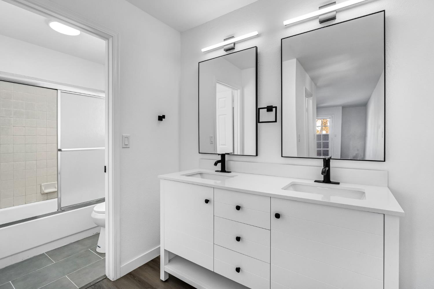 4121 W Michigan Ave, Fresno, CA 93722