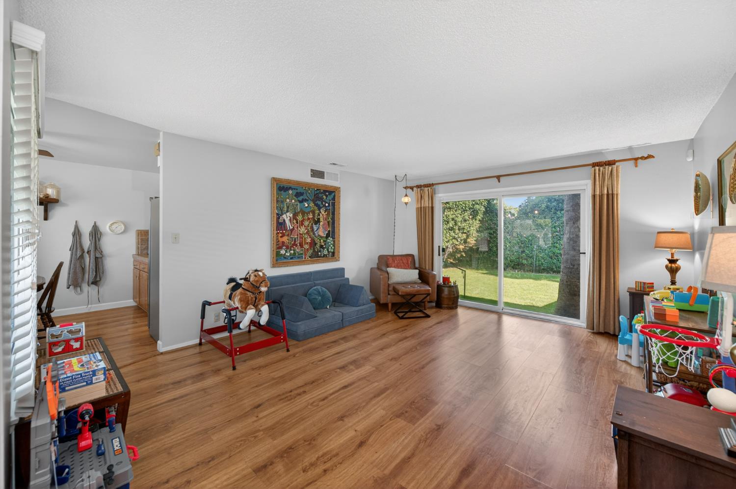 4486 N Hayston Ave, Fresno, CA 93726