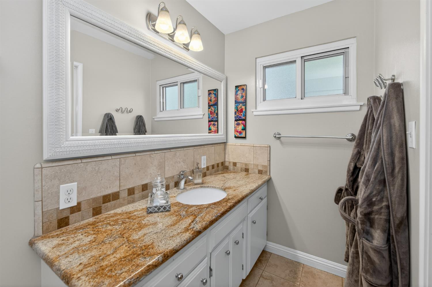 4486 N Hayston Ave, Fresno, CA 93726