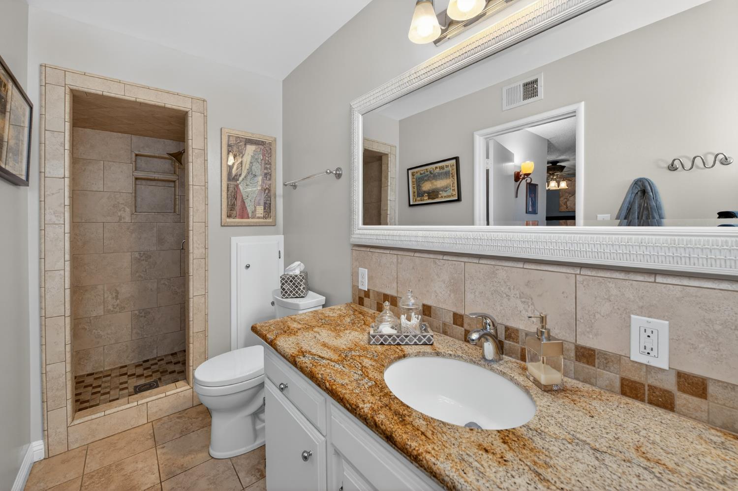 4486 N Hayston Ave, Fresno, CA 93726