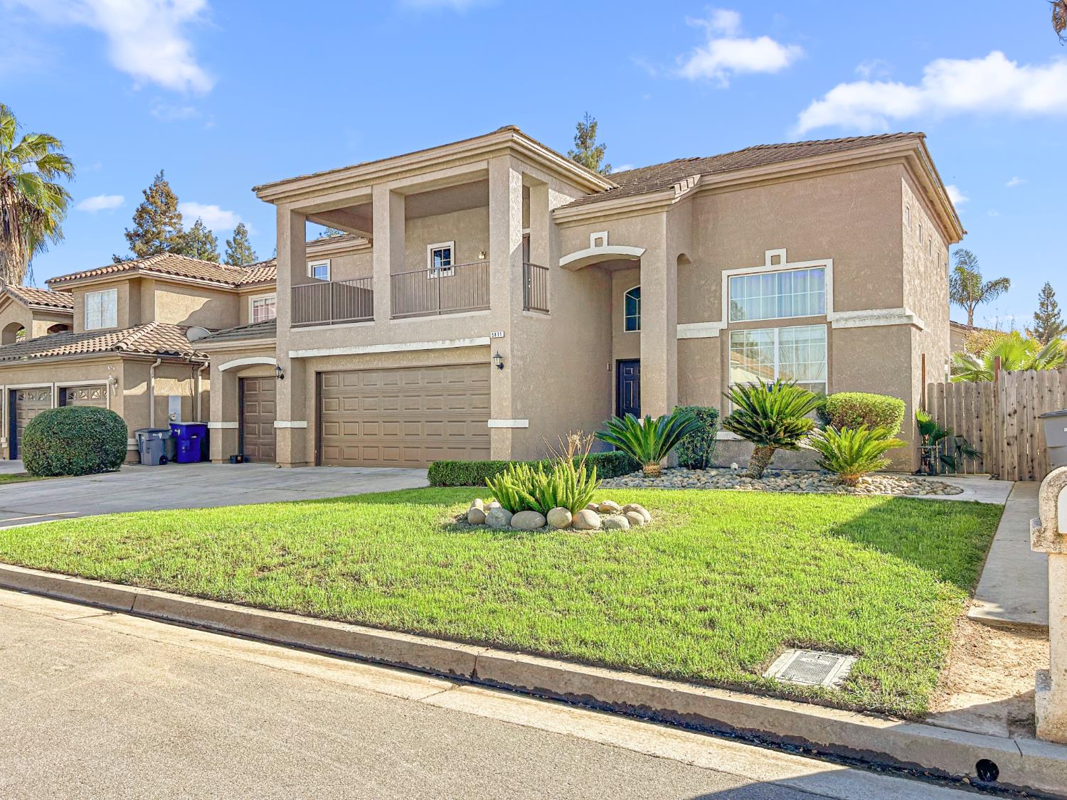 5811 W Cromwell Ave, Fresno, CA 93722