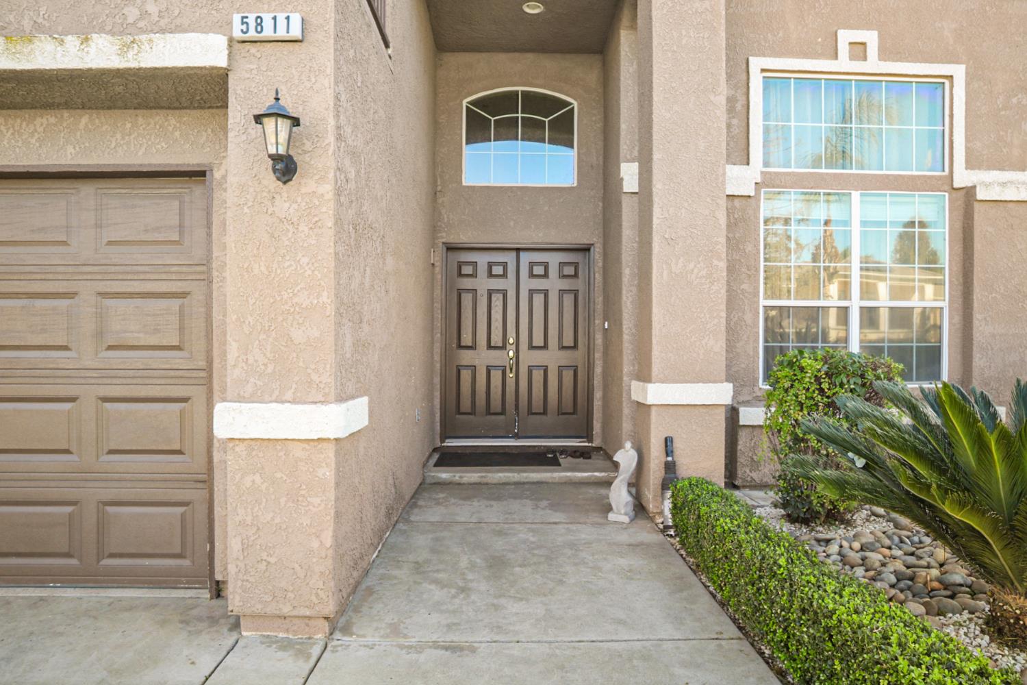 5811 W Cromwell Ave, Fresno, CA 93722