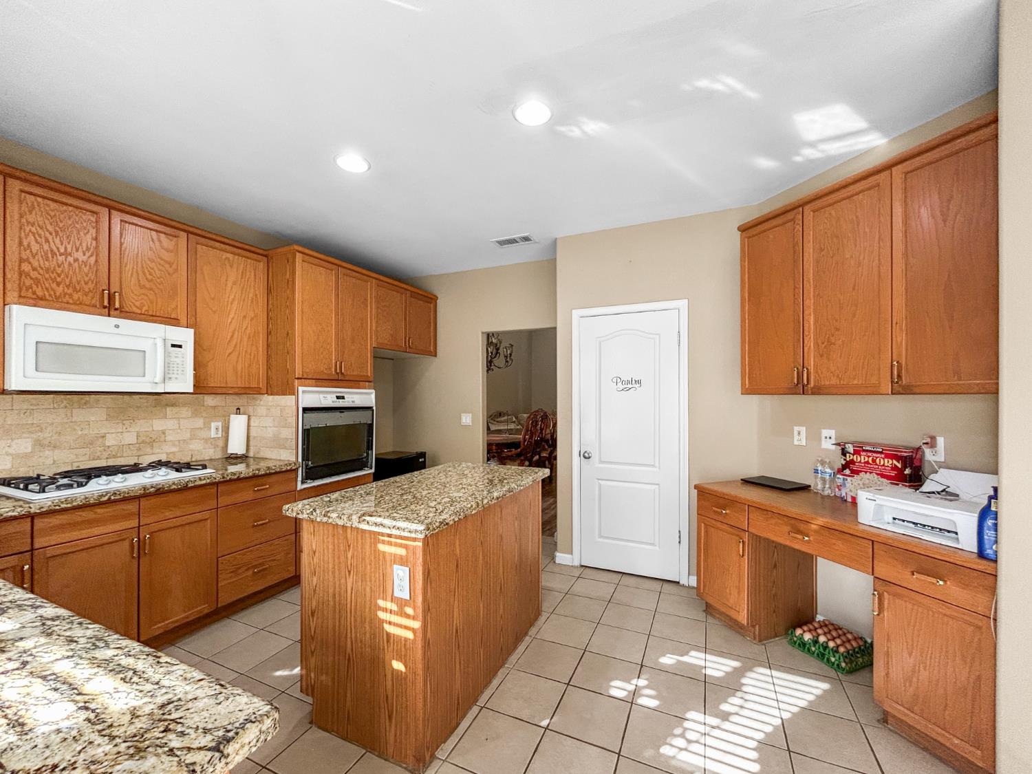 5811 W Cromwell Ave, Fresno, CA 93722