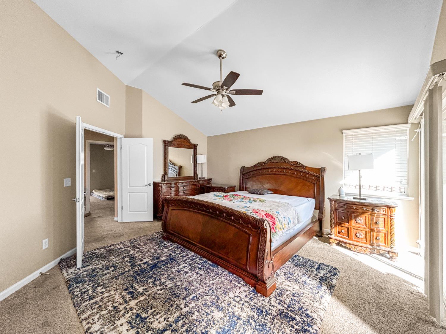 5811 W Cromwell Ave, Fresno, CA 93722