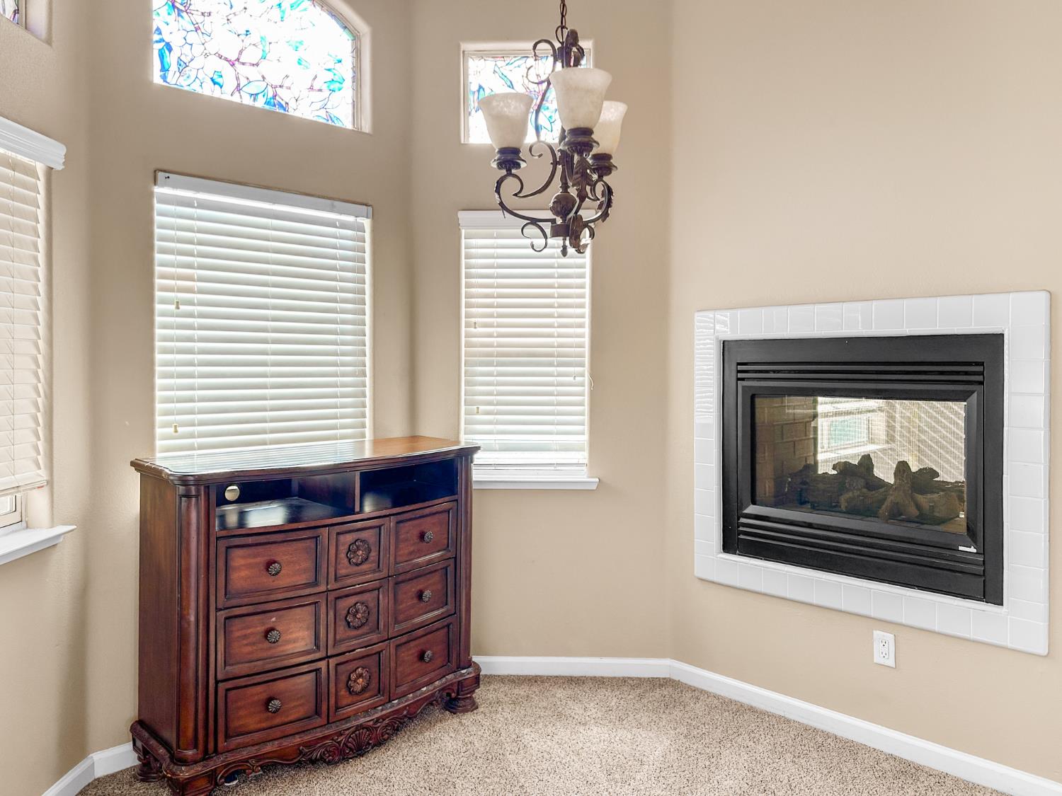 5811 W Cromwell Ave, Fresno, CA 93722