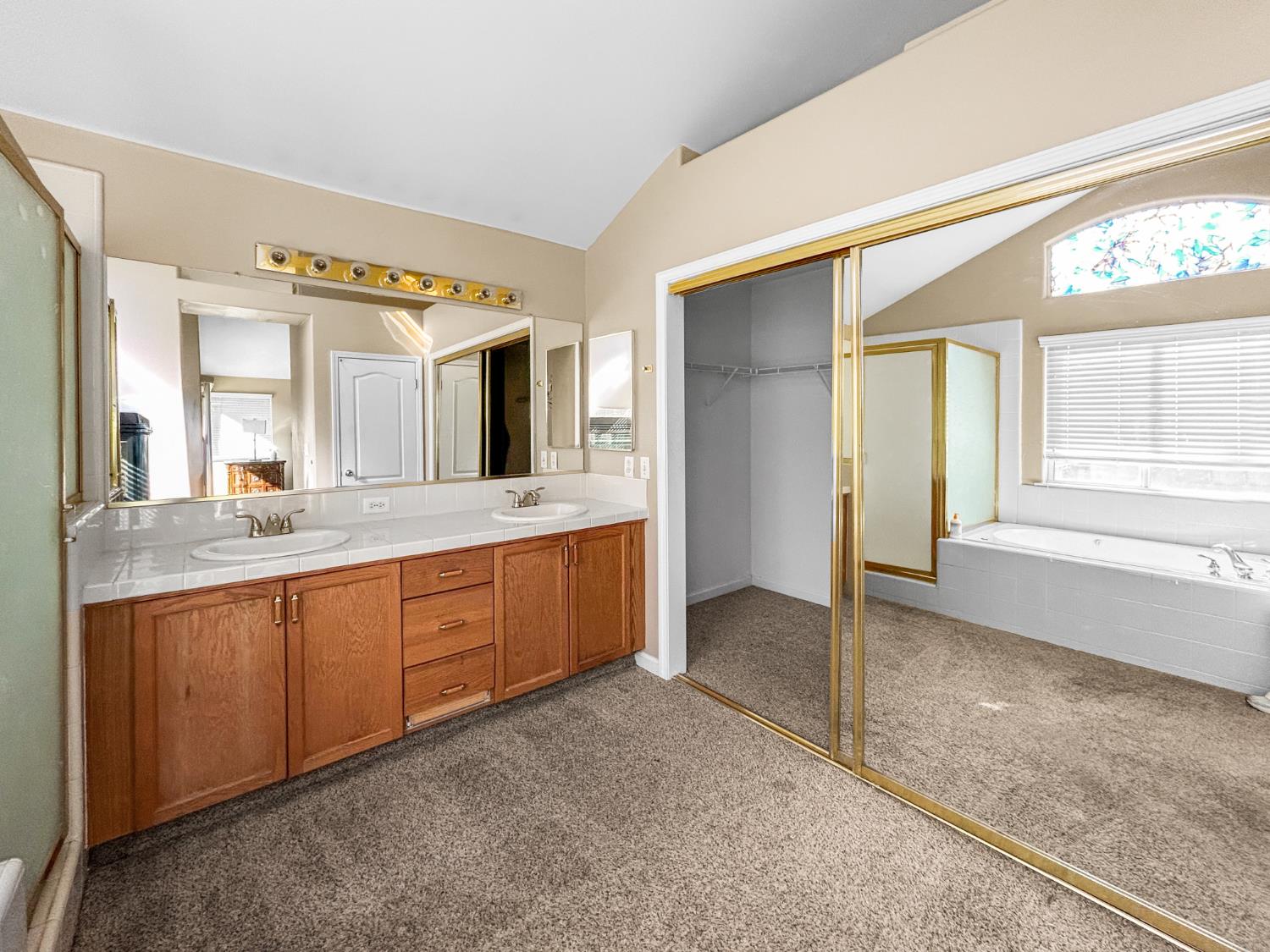 5811 W Cromwell Ave, Fresno, CA 93722