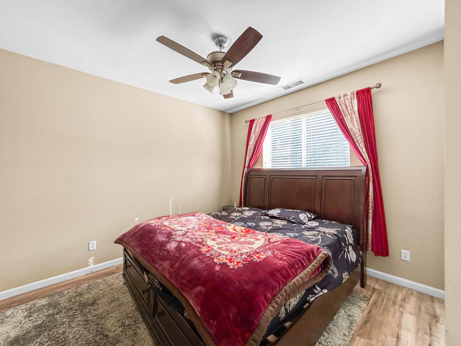 5811 W Cromwell Ave, Fresno, CA 93722