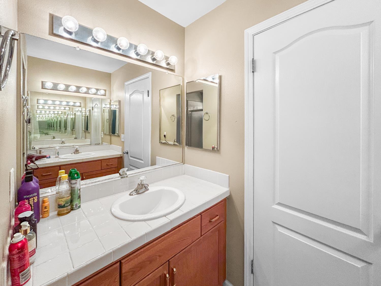 5811 W Cromwell Ave, Fresno, CA 93722