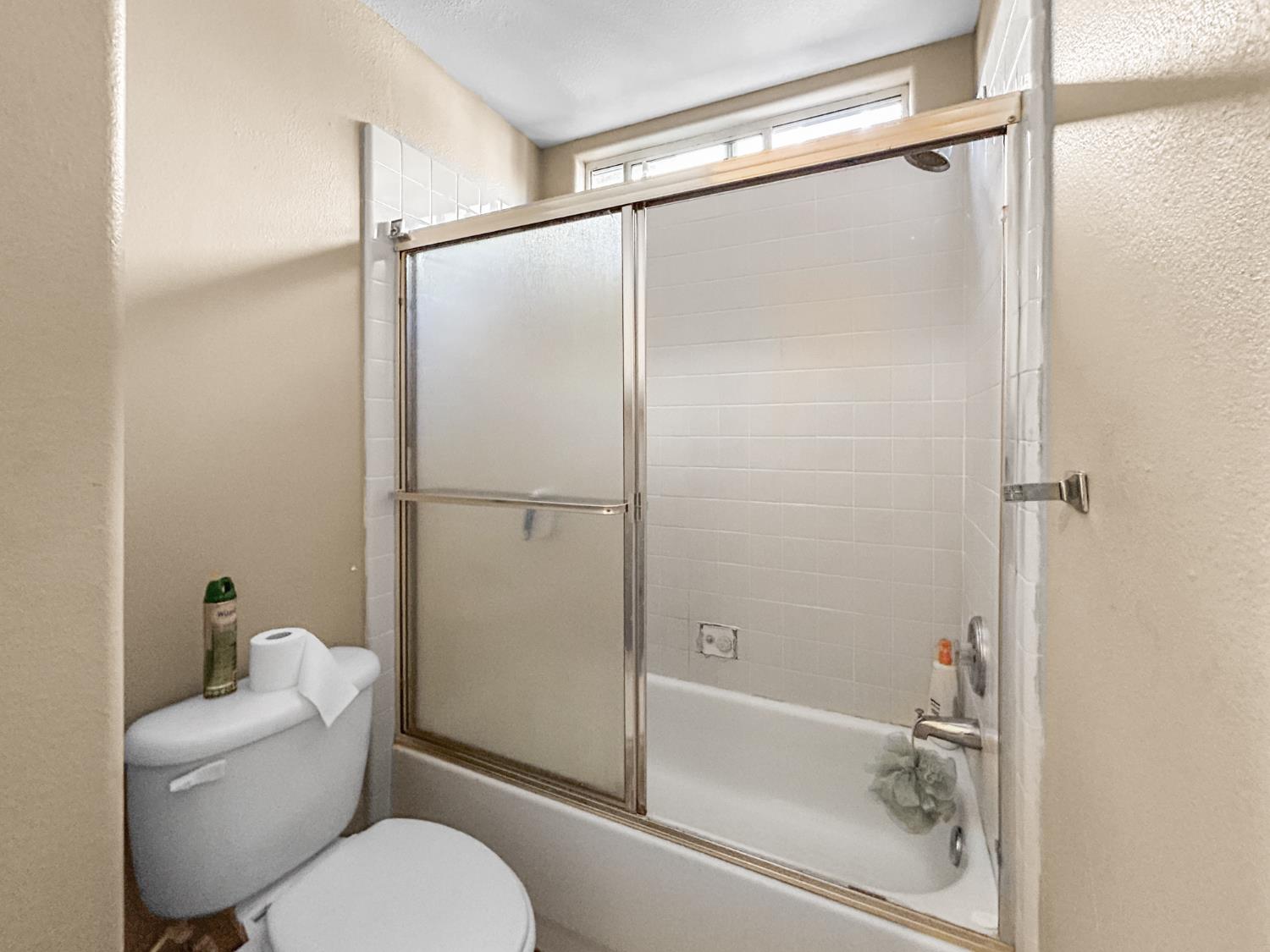 5811 W Cromwell Ave, Fresno, CA 93722