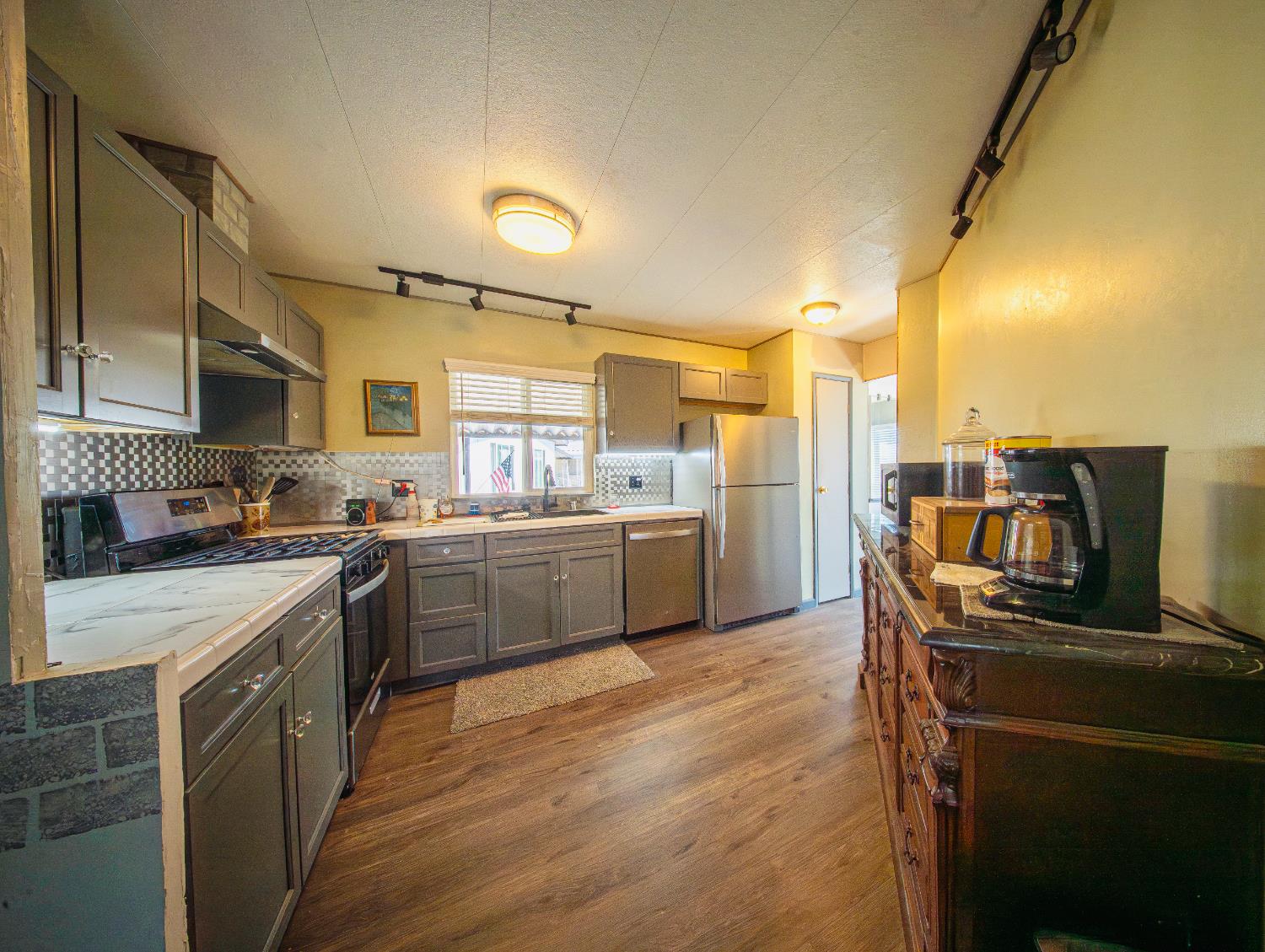 371 Bethel Ave #24, Sanger, CA 93657