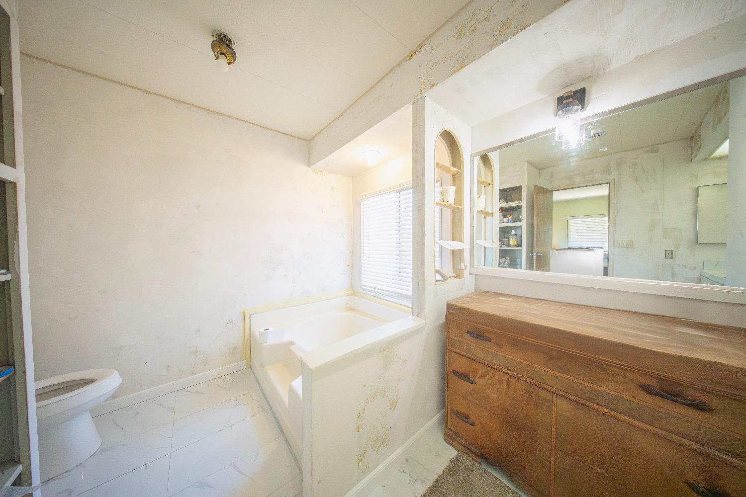 371 Bethel Ave #24, Sanger, CA 93657