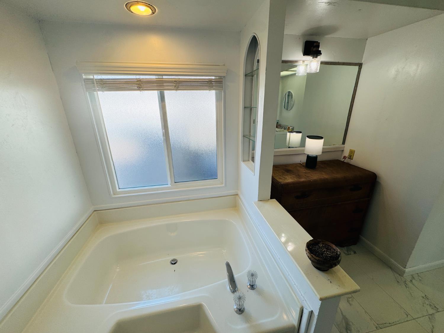 371 Bethel Ave #24, Sanger, CA 93657