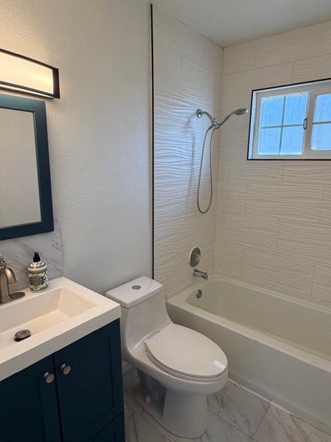 2236 Peach Ave #4, Clovis, CA 93612