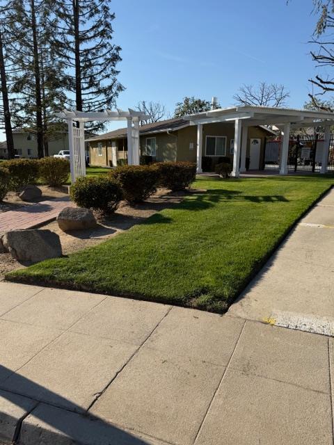 2236 Peach Ave #4, Clovis, CA 93612