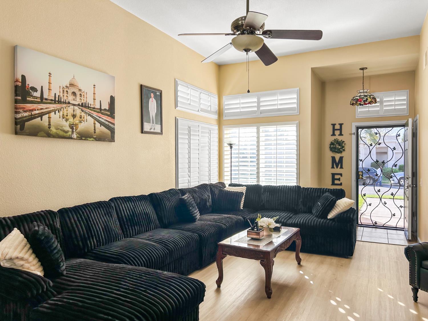 6664 N Katy Ln, Fresno, CA 93722