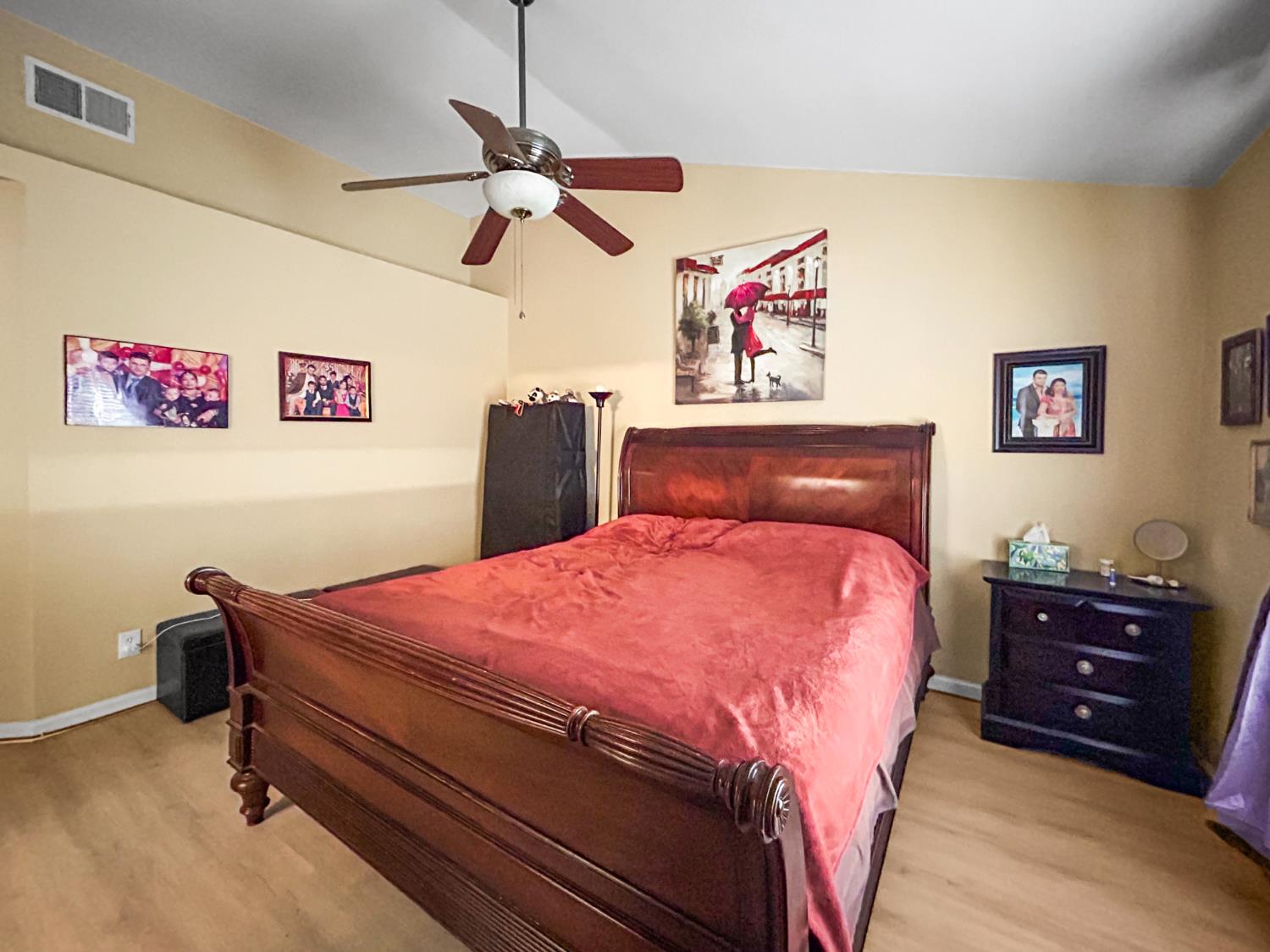 6664 N Katy Ln, Fresno, CA 93722