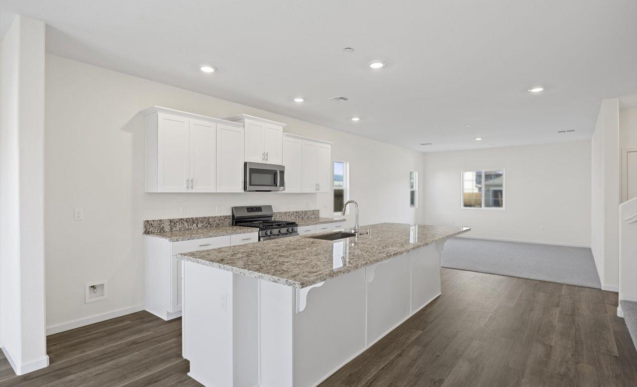 890 S Philip Ave, Fowler, CA 93625